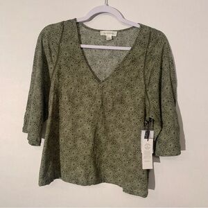 TREASURE BOND V-Neck Blouse In Green Rowan Floral  Size S